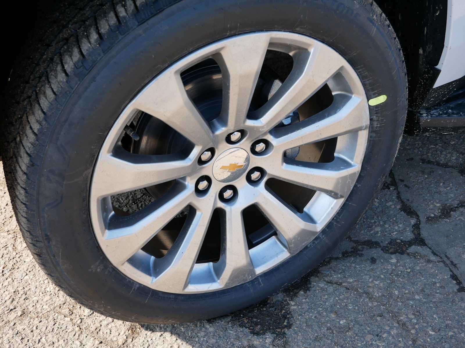 2026 Chevrolet Suburban Premier - Photo 9