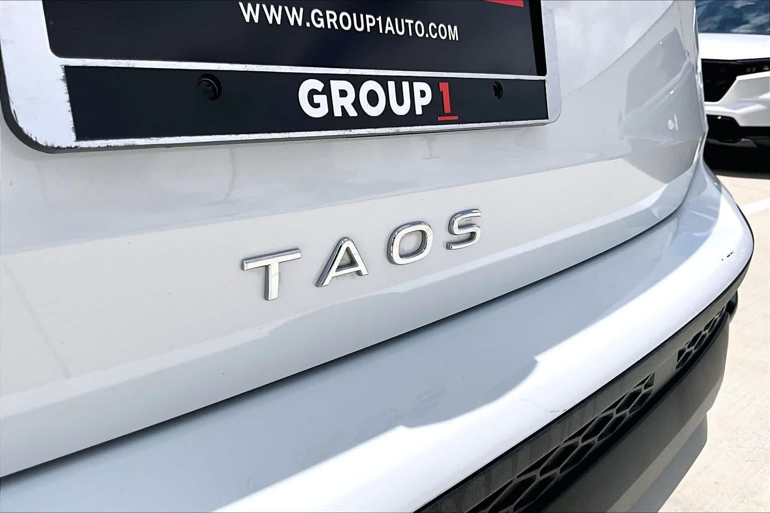 Used 2022 Pure White Volkswagen S image 28