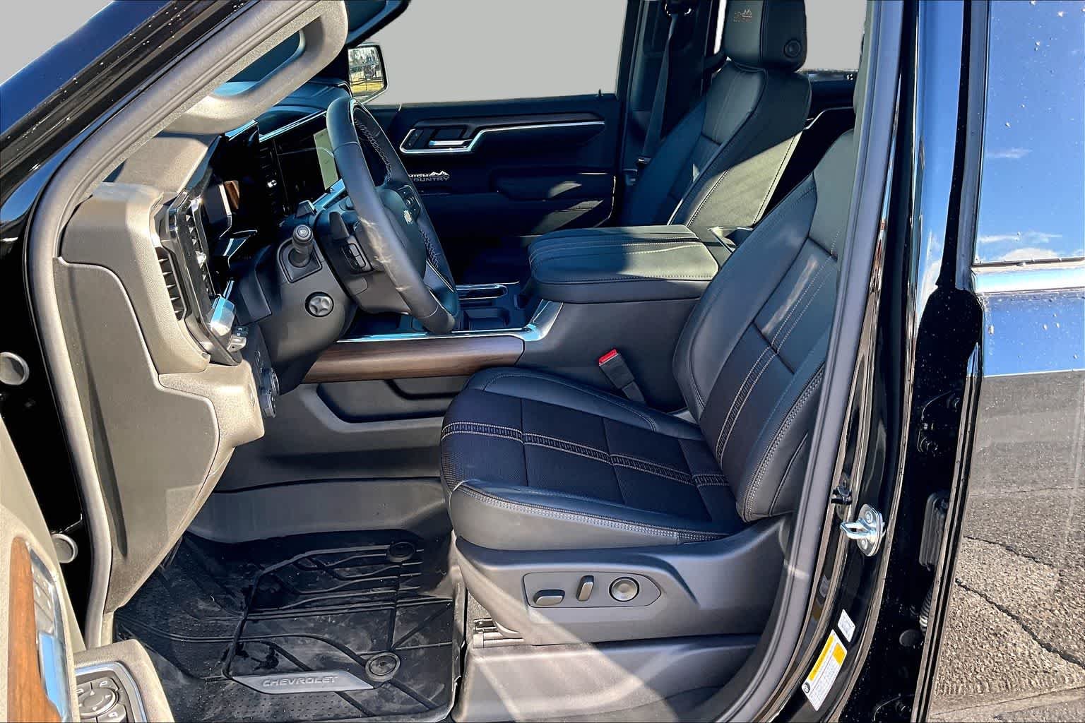 2026 Chevrolet Silverado 1500 High Country - Photo 10