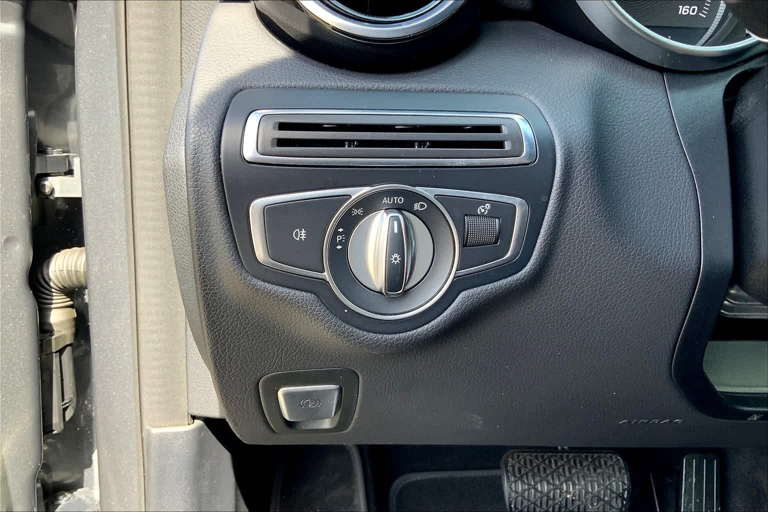 Used 2018 Selenite Grey Metallic Mercedes-Benz C 300 image 31