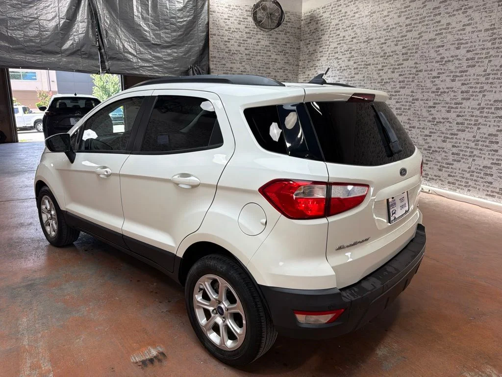 Used 2021 White Ford SE image 5