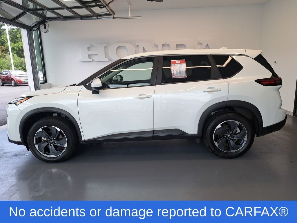 Used 2024 White Nissan SV image 5