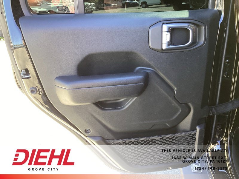 Used 2021 Black Jeep Mojave image 14