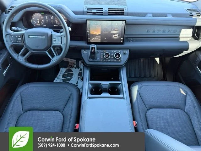 Used 2025  Land Rover X-Dynamic SE image 14