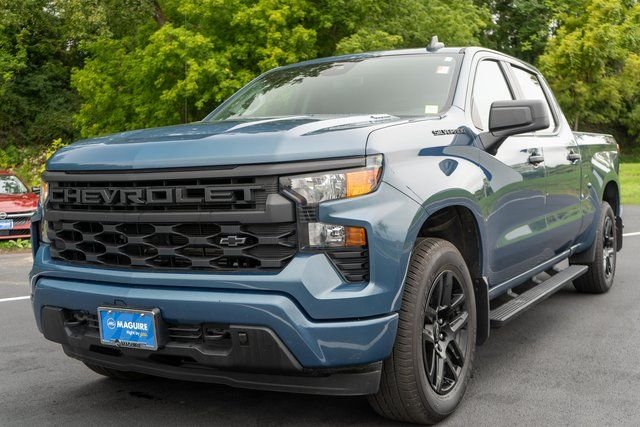 Used 2024  Chevrolet Custom image 2
