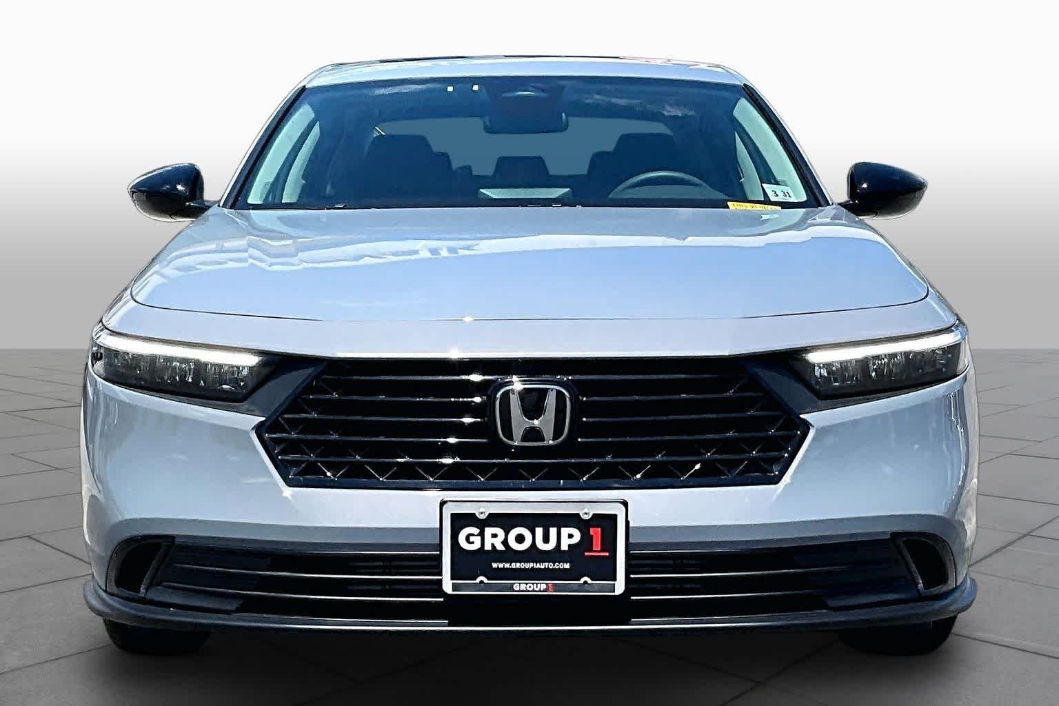 Certified Used 2026 Urban Gray Pearl Honda SE image 4