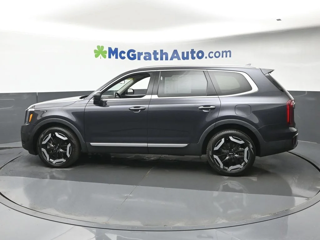 Used 2025 Gray Kia S image 25