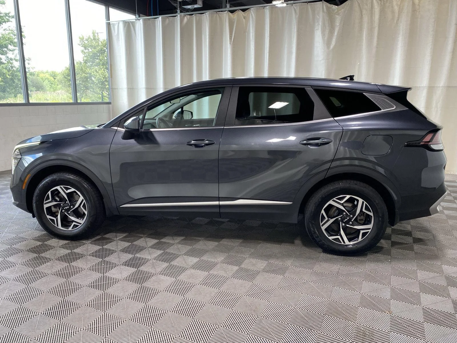 Used 2024 Gravity Gray Kia LX image 9