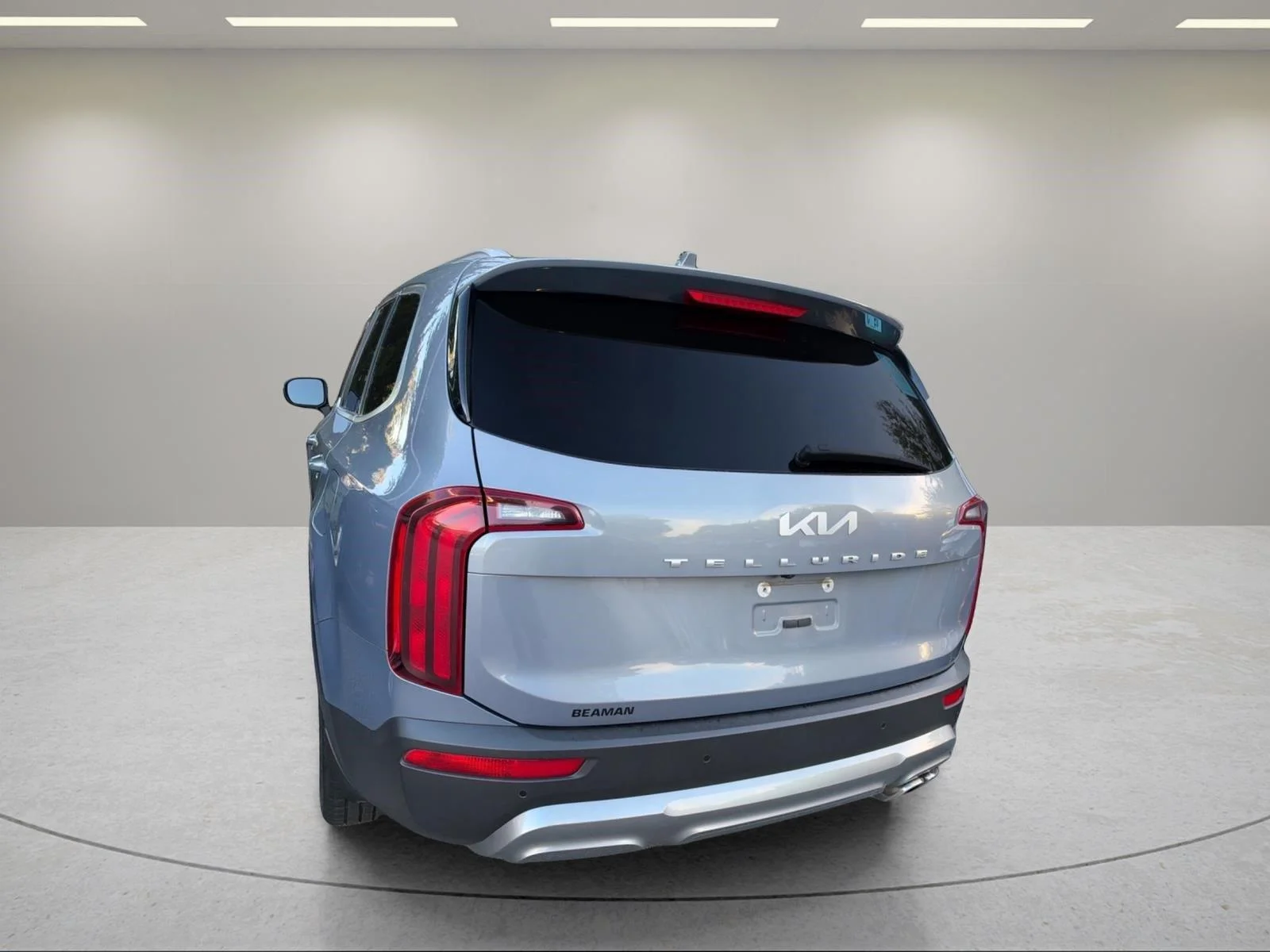 Used 2022 Everlasting Silver Kia S image 5