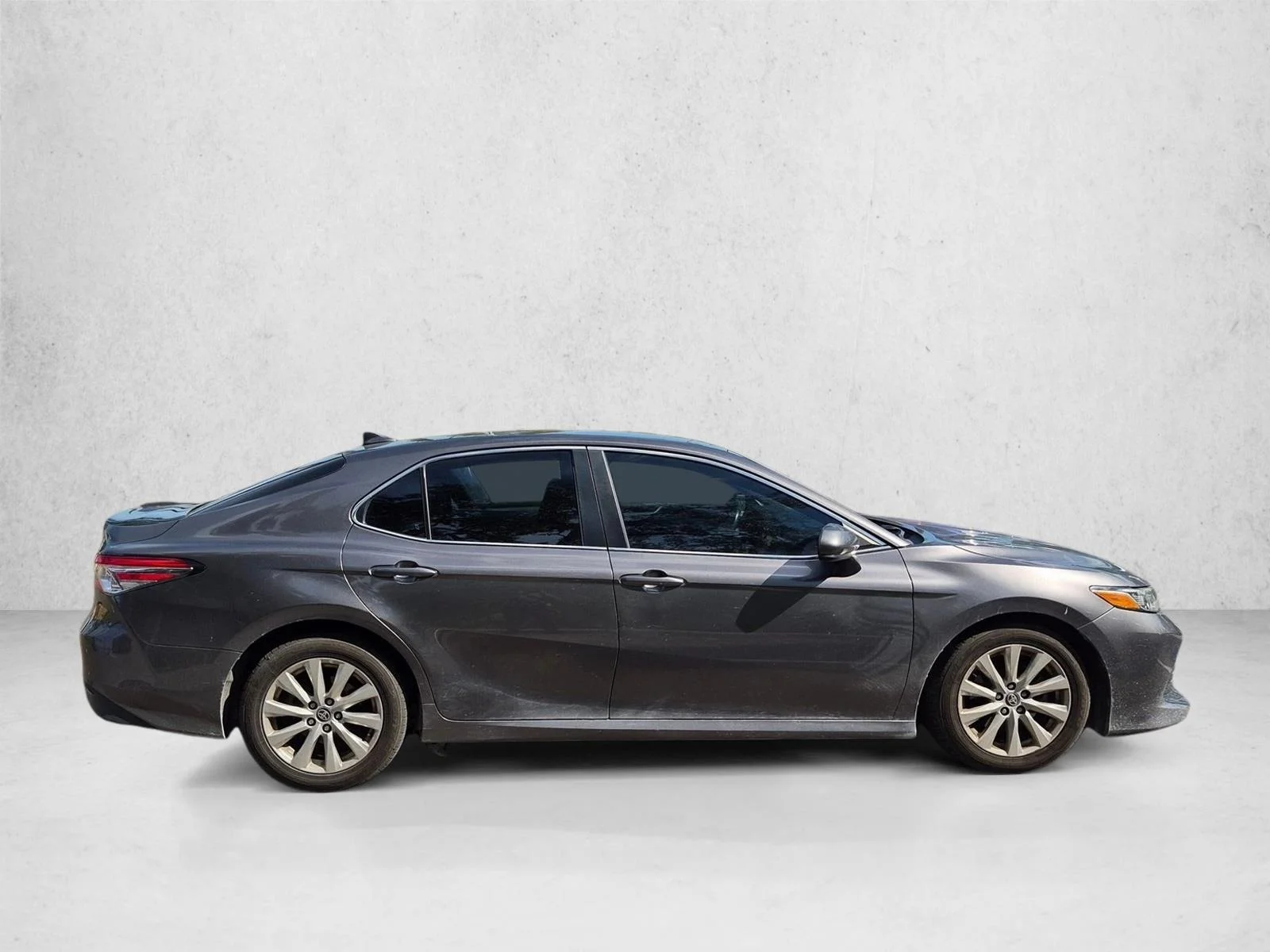 Used 2020 Predawn Gray Mica Toyota LE image 3