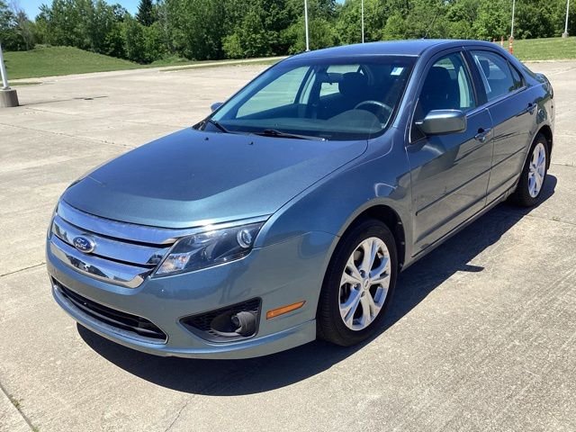 Used 2012 Blue Ford SE image 2