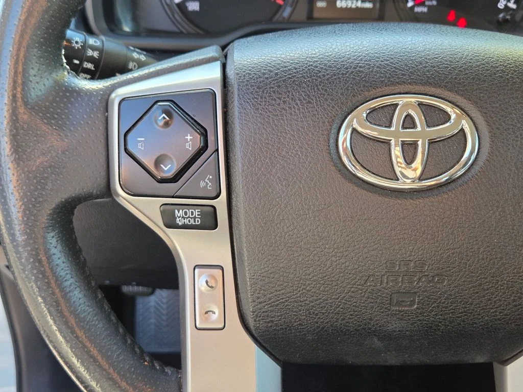 Used 2021 White Toyota SR5 image 25