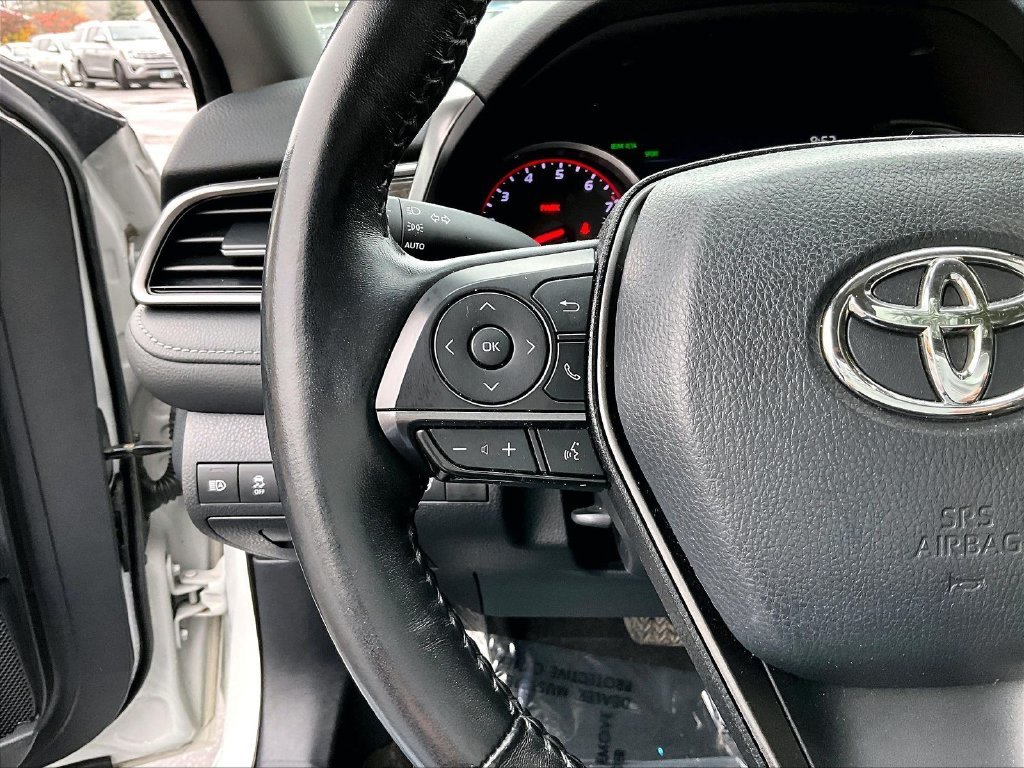 Used 2022 Ice Toyota XSE image 23