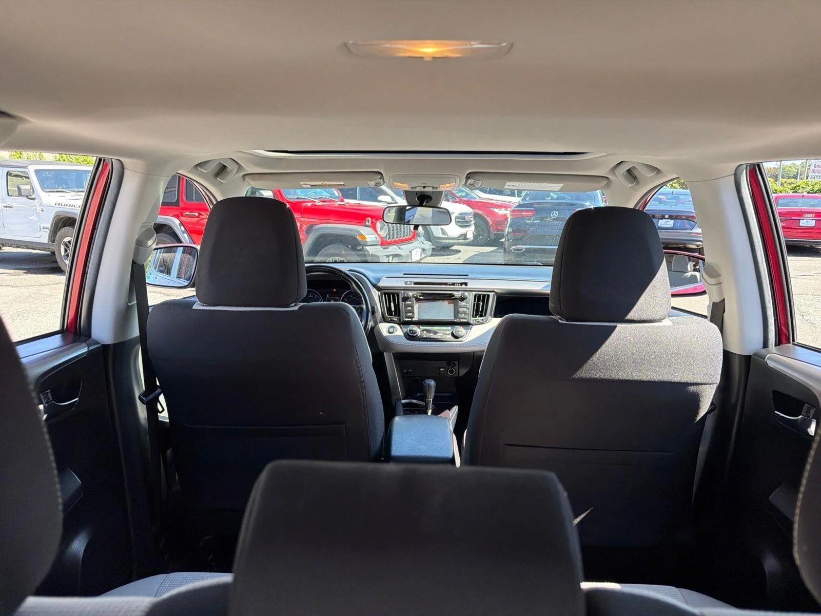 2018 Toyota RAV4 XLE - Photo 11