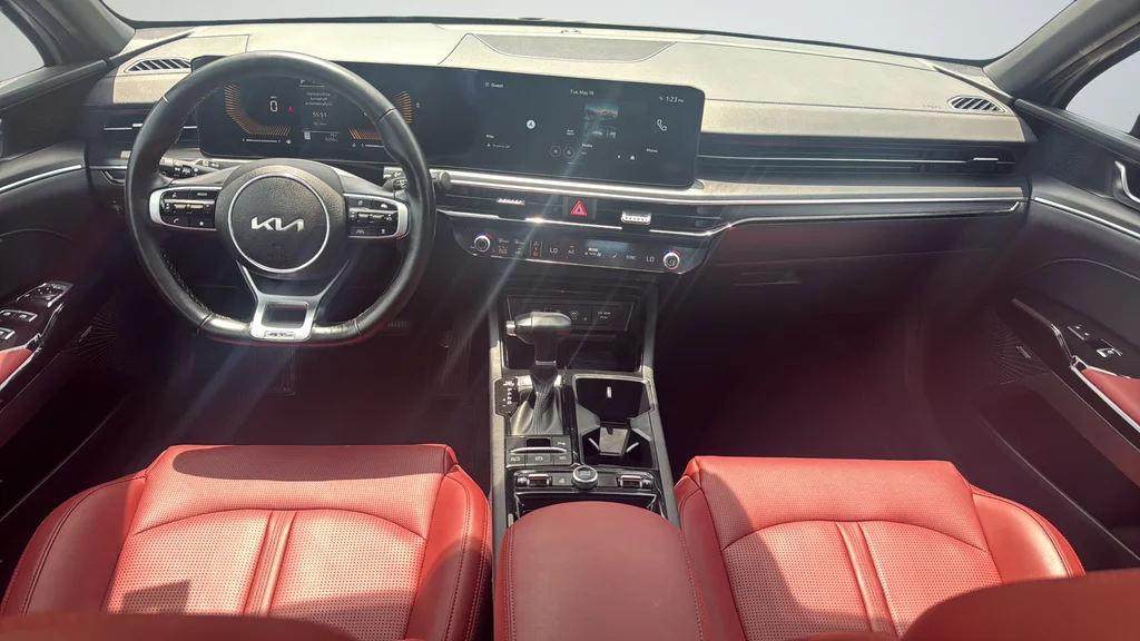 2025 Kia K5 GT-Line - Photo 12