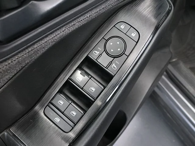Used 2023 Gray Nissan S image 18