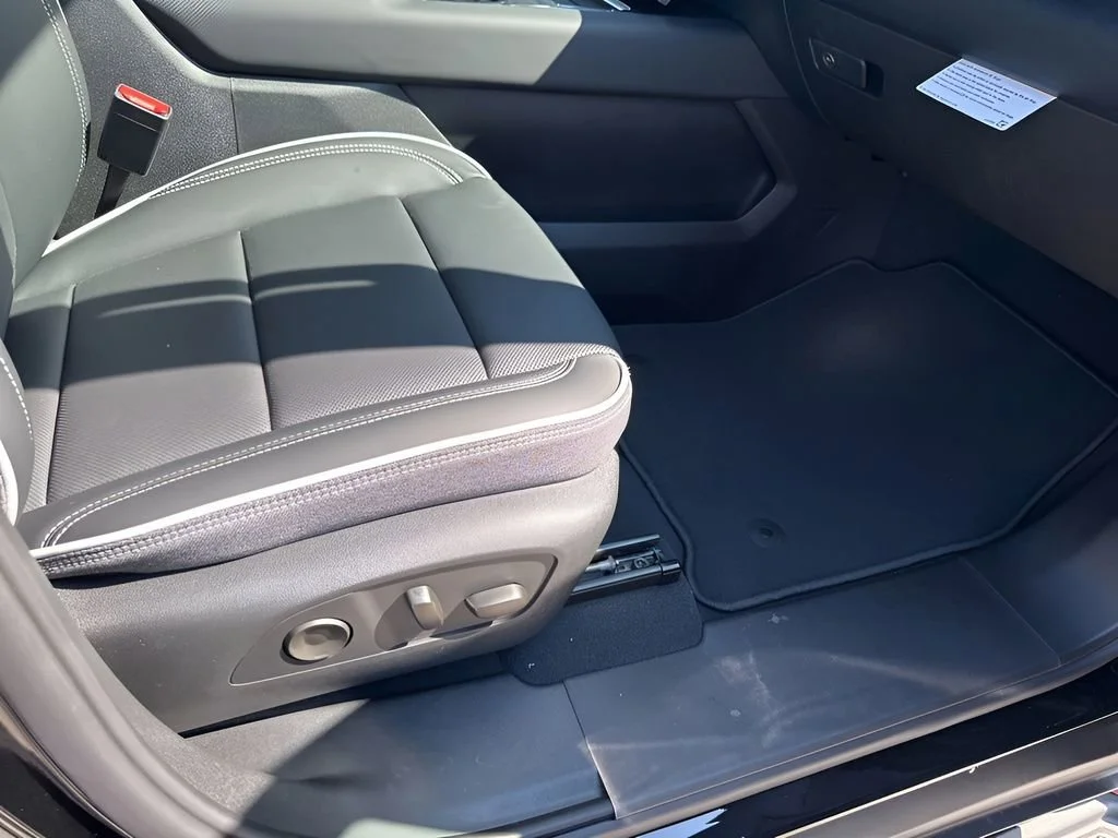 New 2026 Onyx Black GMC Elevation Extended Range image 19