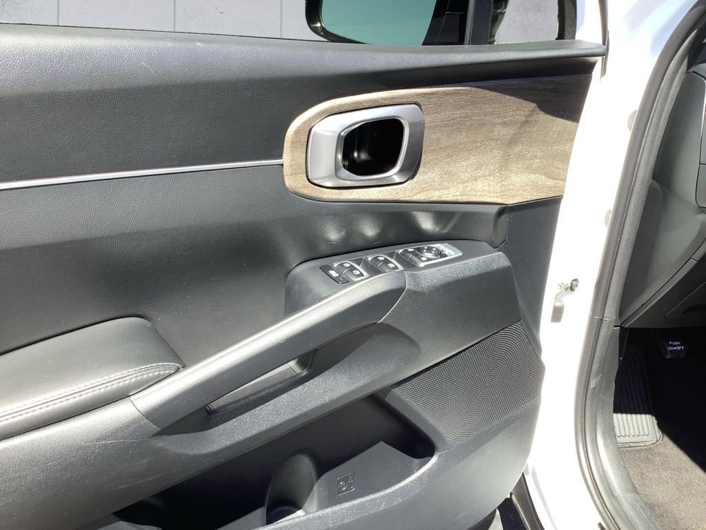 Used 2023 White Kia X-Line S image 12