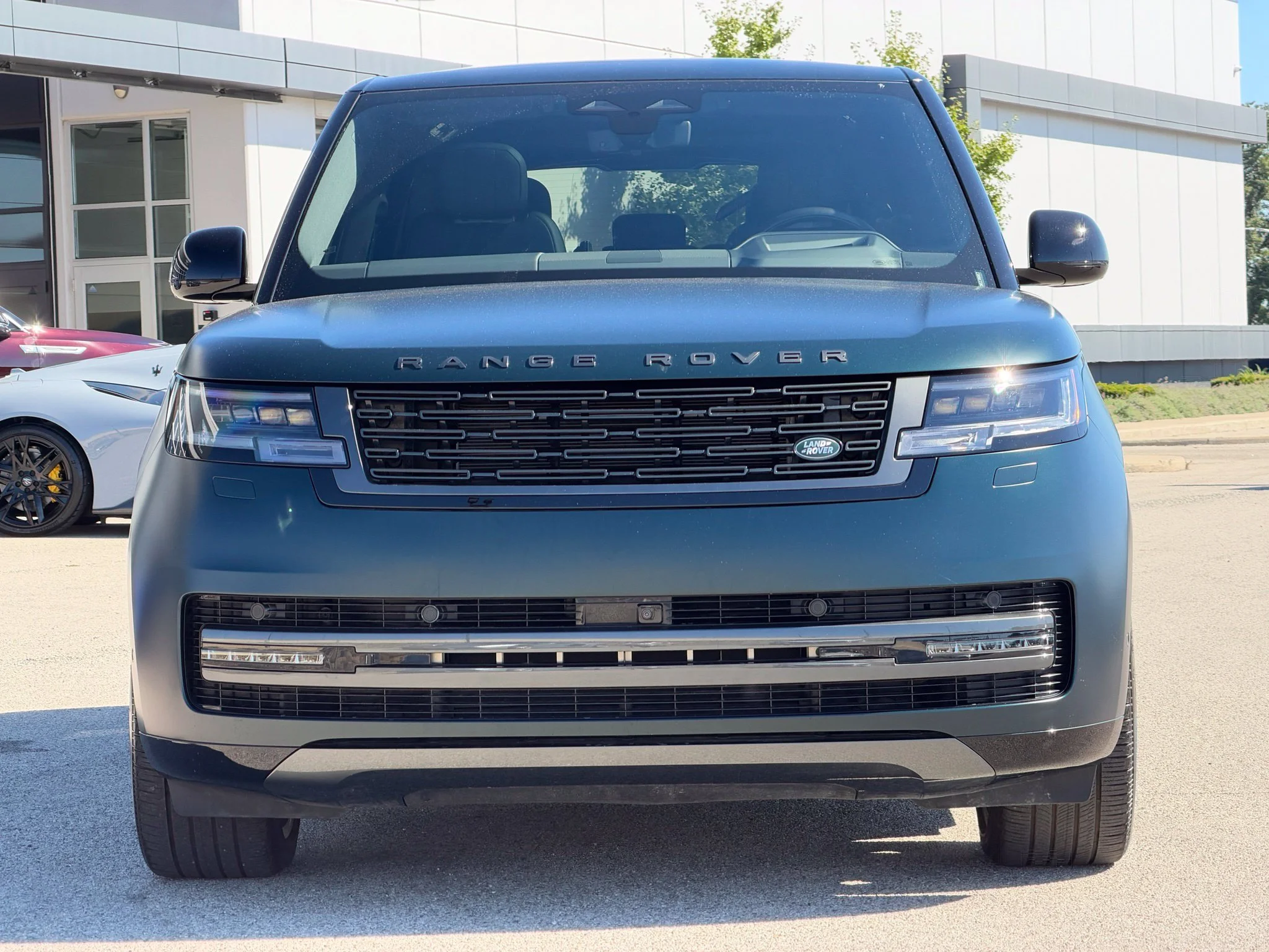 Used 2025 Green Land Rover SE image 5