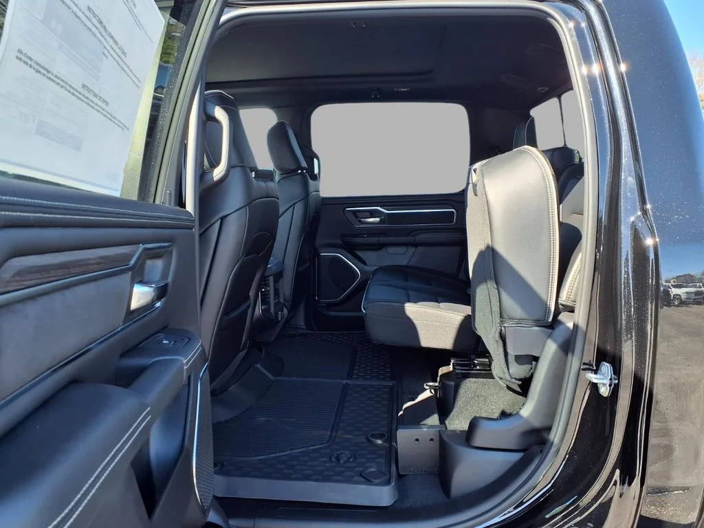New 2026 Diamond Black Crystal Pearl-Coat Exterior Paint RAM Laramie image 25