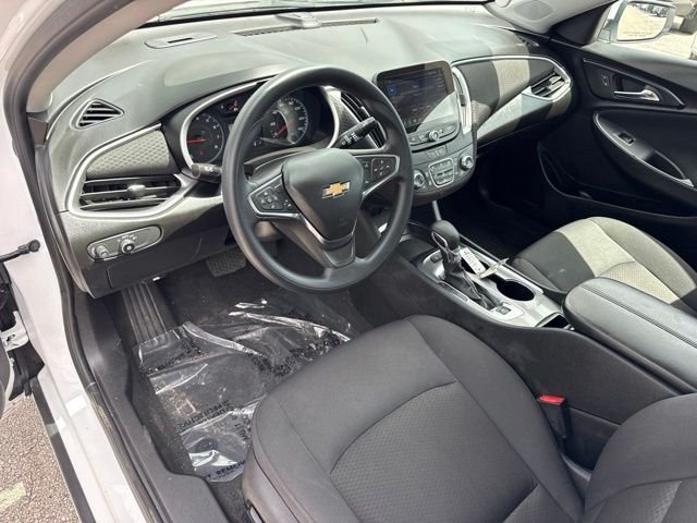 Used 2025 White Chevrolet LT image 10