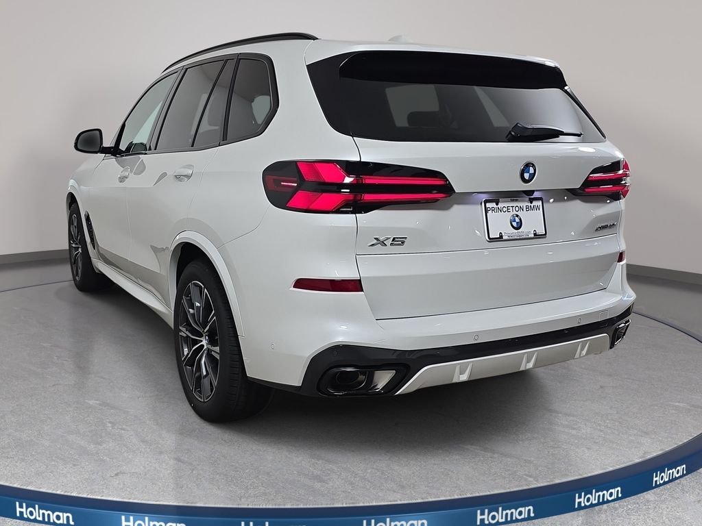 New 2026 Mineral White Metallic BMW xDrive40i image 7