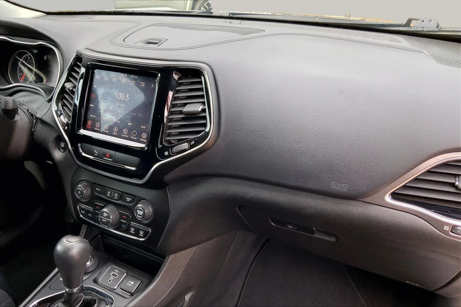 Used 2019 Diamond Black Crystal Pearlcoat Jeep Limited image 18
