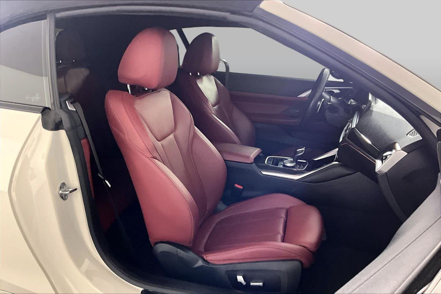 Used 2023 Alpine White BMW M440i image 9