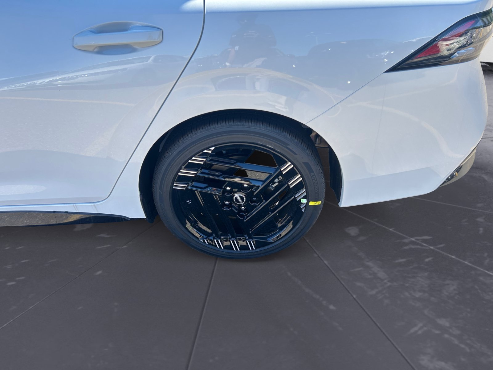 New 2027 Aspen White TriCoat / Super Black Two-tone Nissan SR image 45