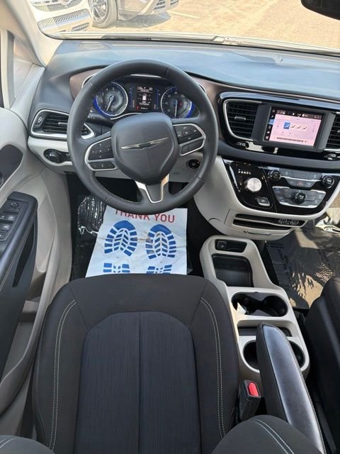 Used 2023 White Chrysler LX image 9