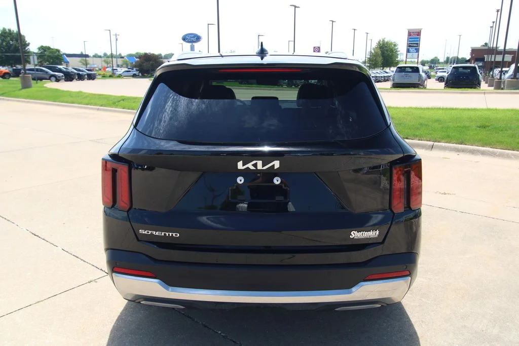 Used 2024 Black Kia S image 17