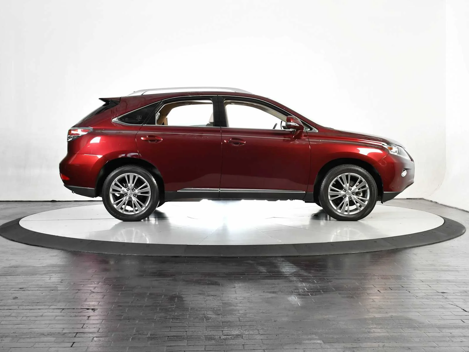 Used 2014 Claret Mica Lexus  image 6