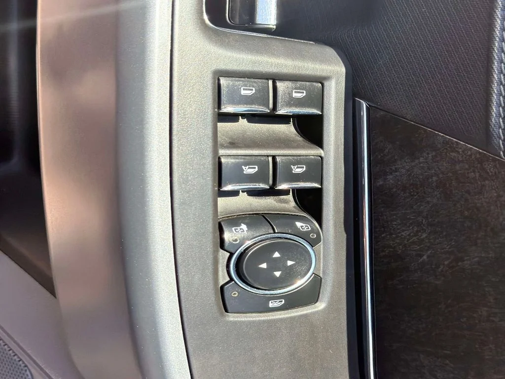 Used 2023 Blue Ford XLT image 19