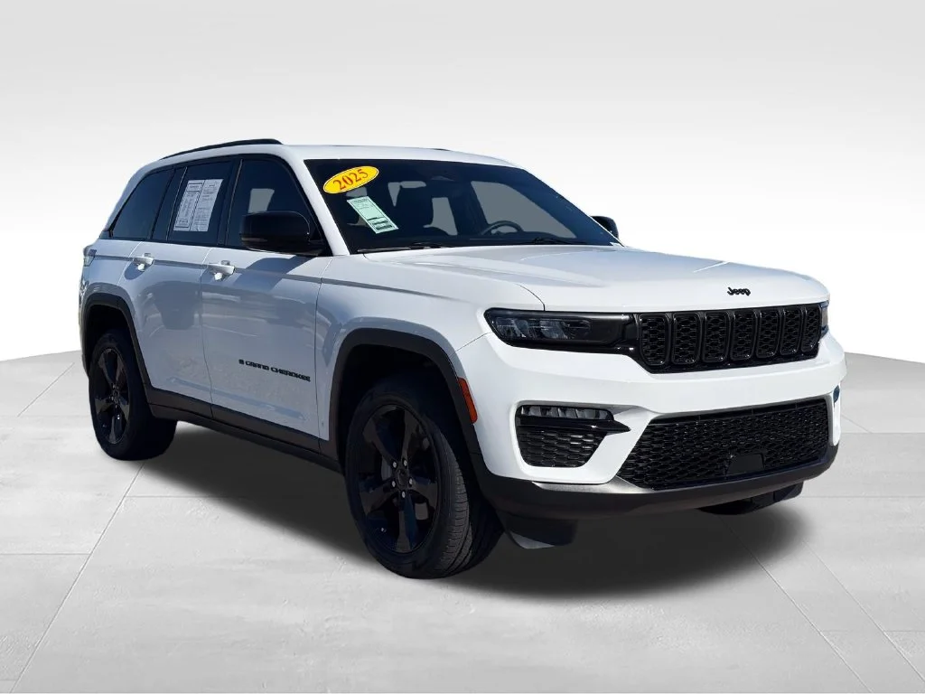Used 2025 White Jeep Limited image 30