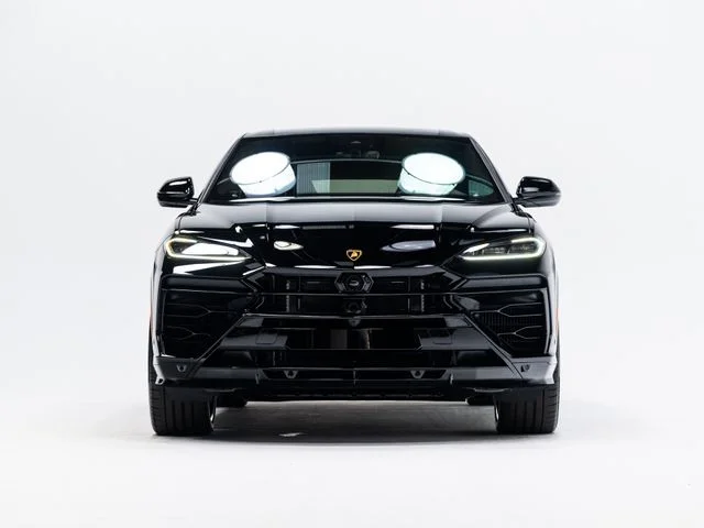 Used 2025 Black Lamborghini SE image 8