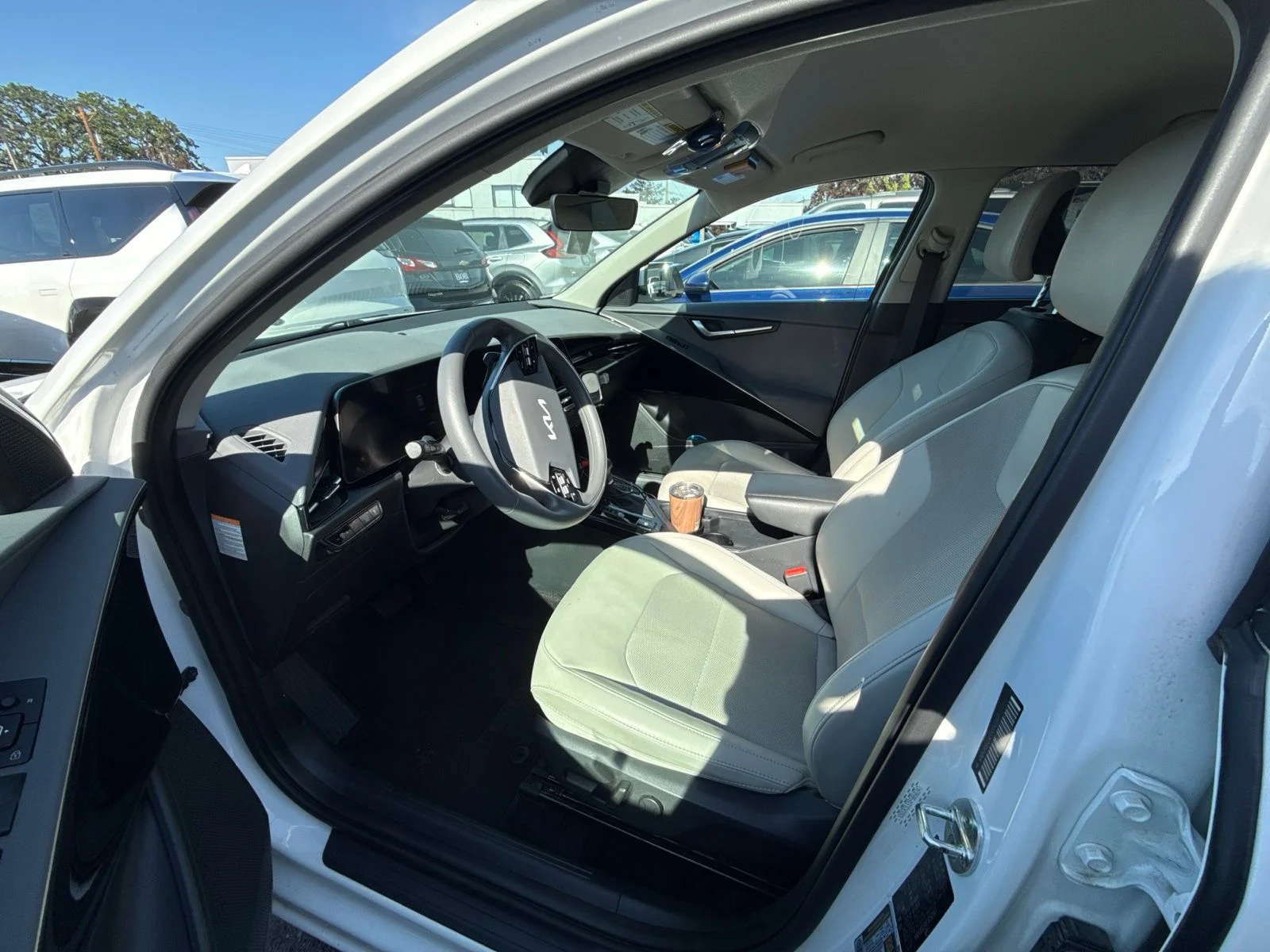 Used 2023 Snow White Pearl Kia EX image 2