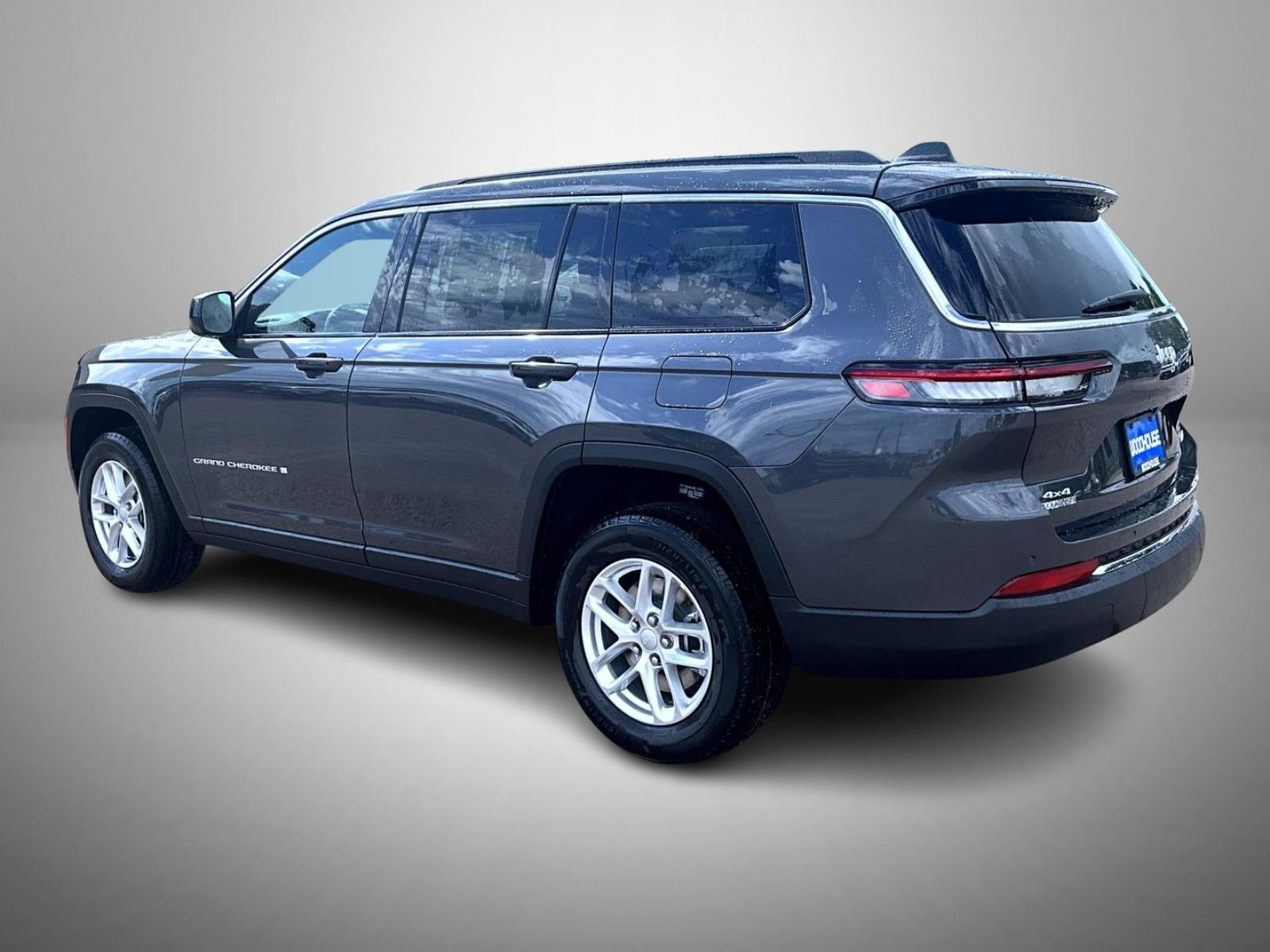 New 2026 Baltic Gray Metallic Clear-Coat Exterior Paint Jeep Laredo image 7