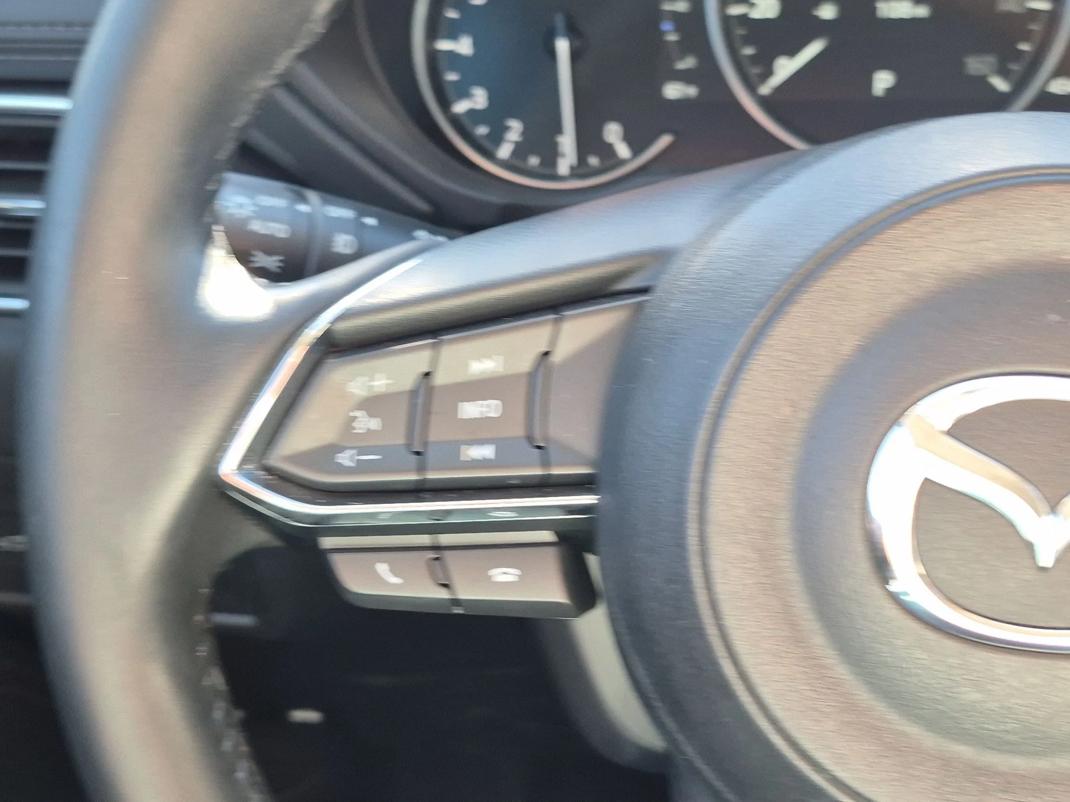 Used 2019 Snowflake White Pearl Mica Mazda Grand Touring image 17