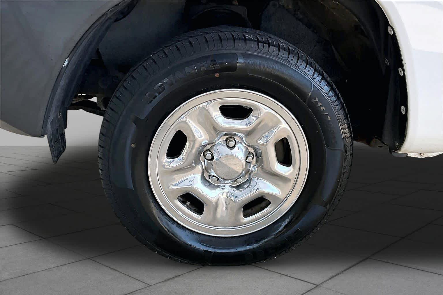 Used 2013 Super White Toyota  image 9