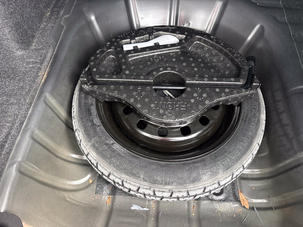Used 2017 Gray Ford SE image 15