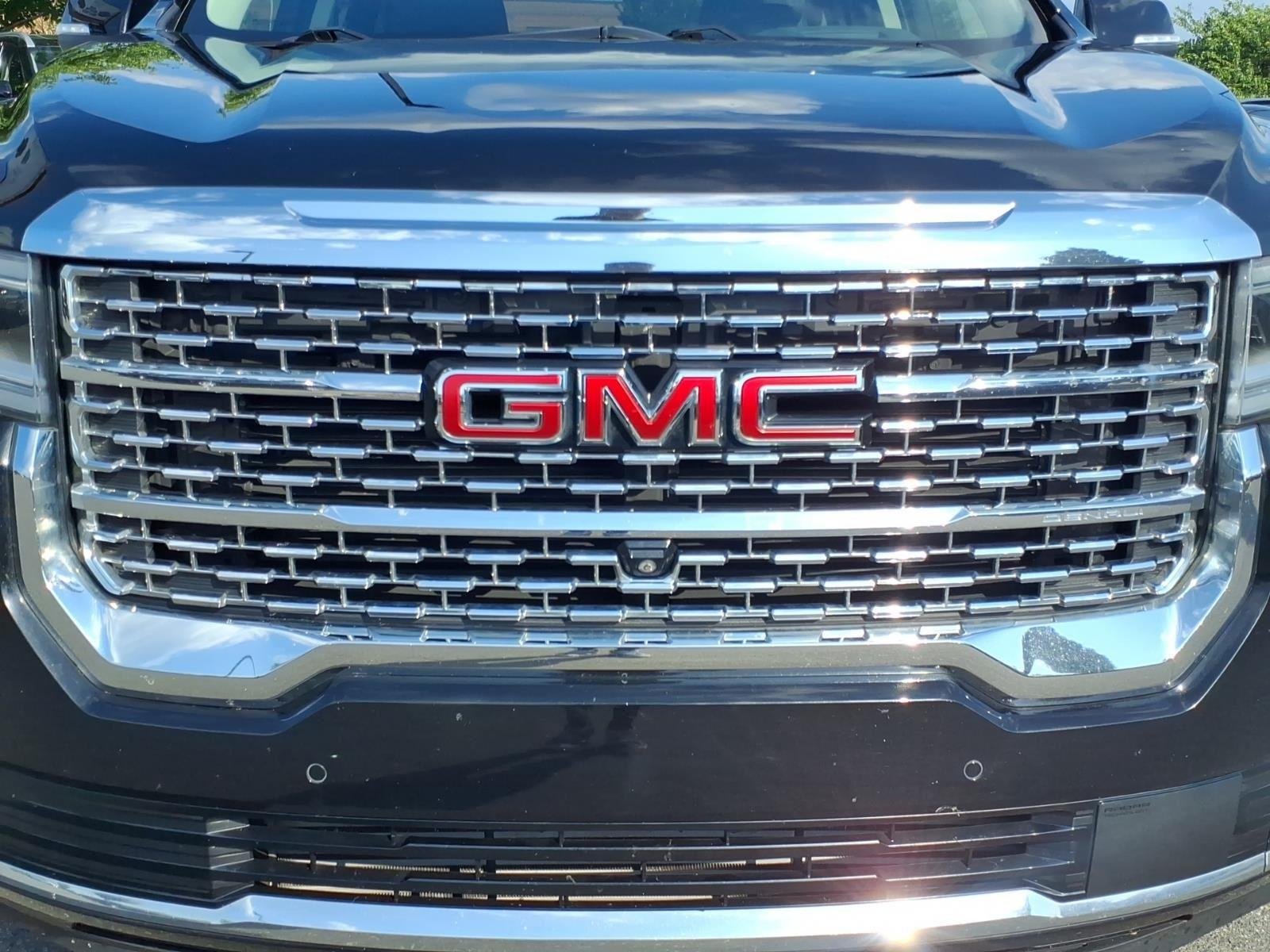 Used 2023 Ebony Twilight Metallic GMC Denali image 15