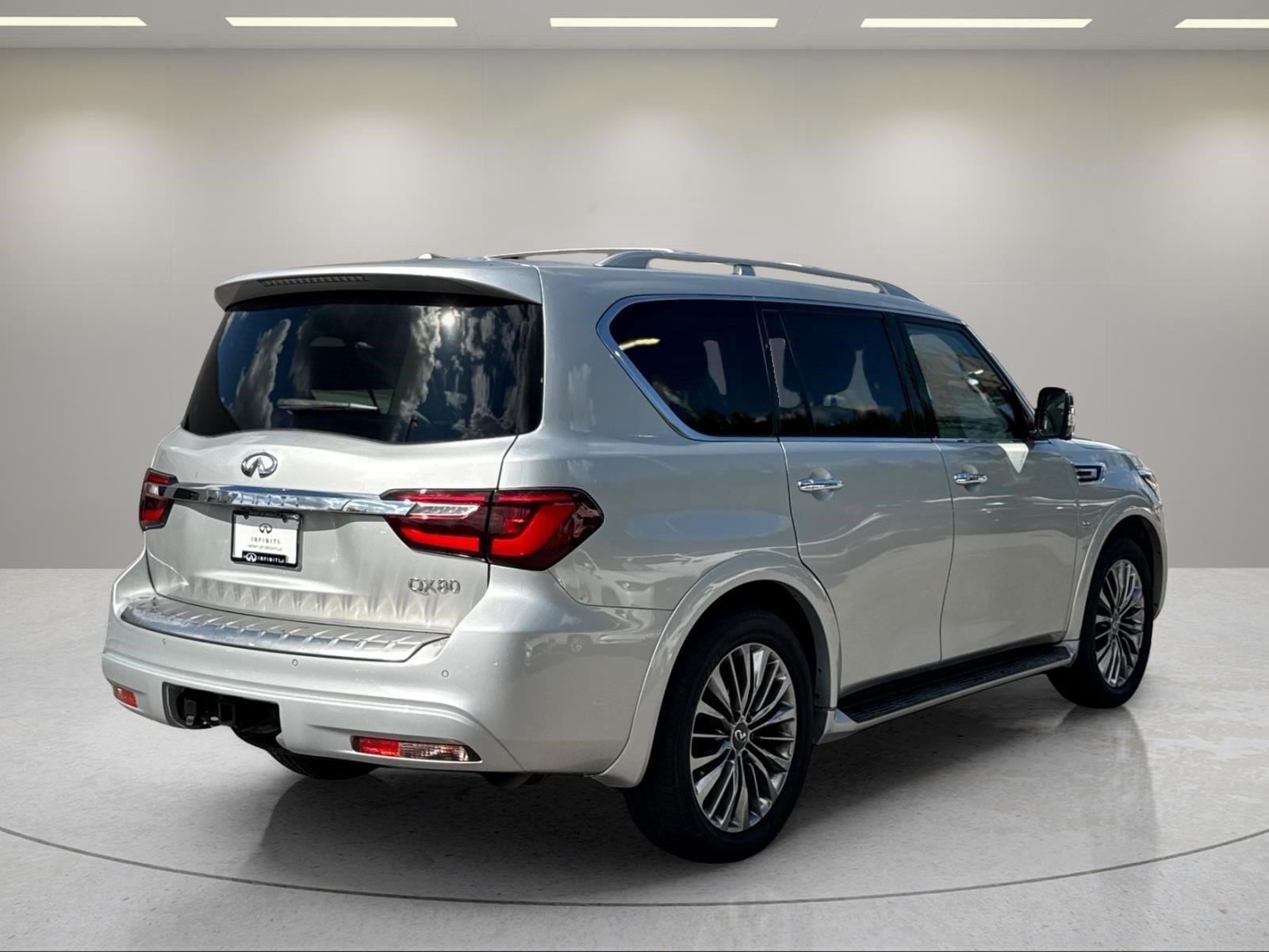 Used 2019  INFINITI  image 5