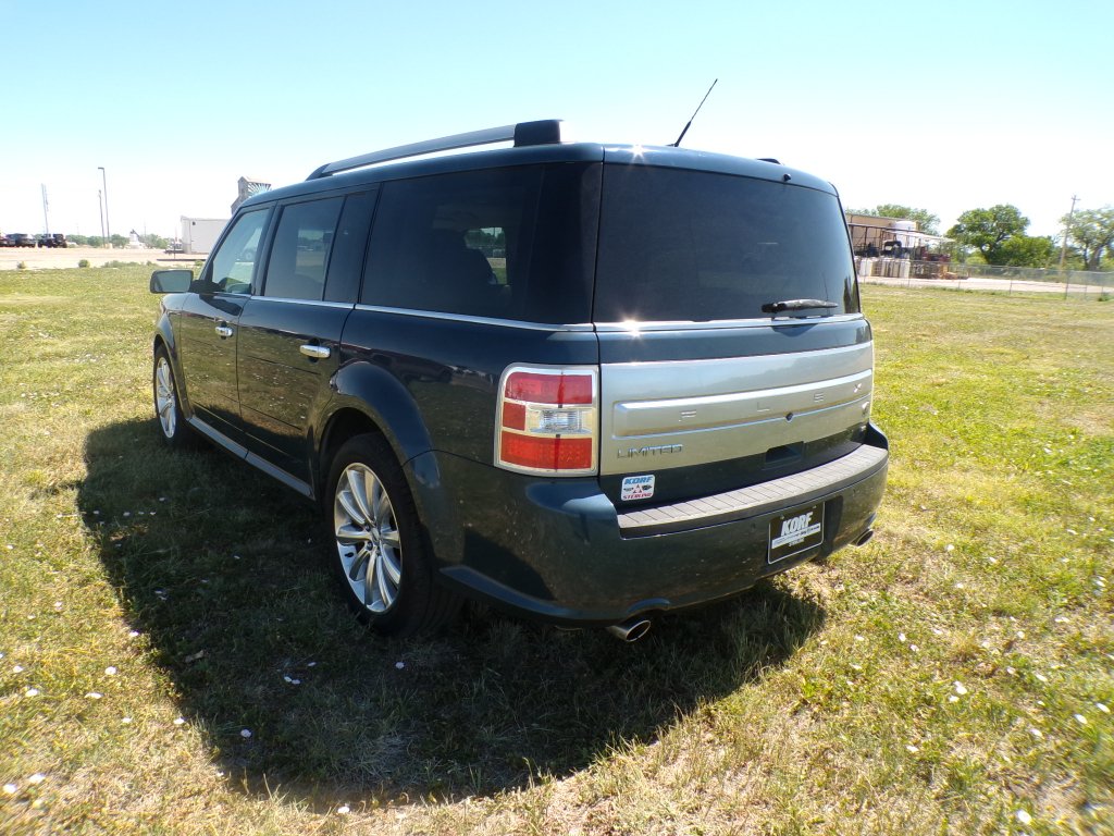 Used 2016 Too Good To Be Blue Metallic Ford Limited image 7