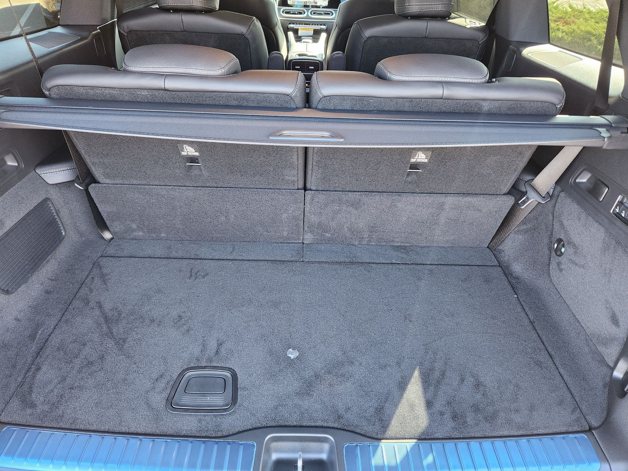 New 2027 MANUFAKTUR Alpine Grey Mercedes-Benz GLS 450 4MATIC® image 26