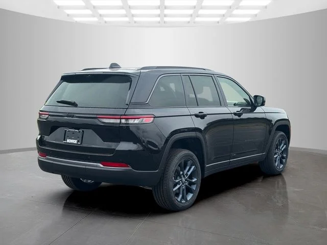 New 2026 Diamond Black Crystal Pearl-Coat Exterior Paint Jeep 85th Anniversary Edition image 7