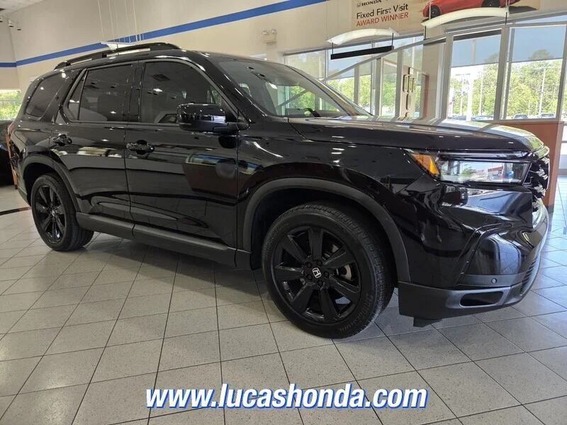 Used 2025 BLACK Honda BLACK EDITION AWD image 3
