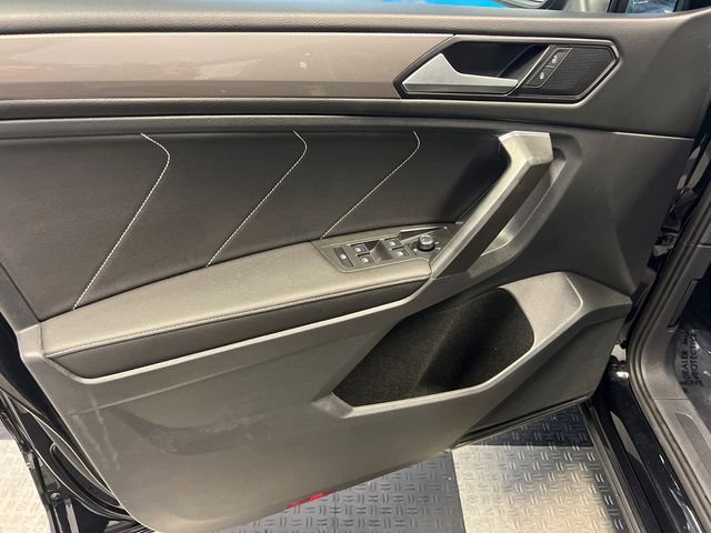 Certified Used 2022 Black Volkswagen 2.0T SE image 6
