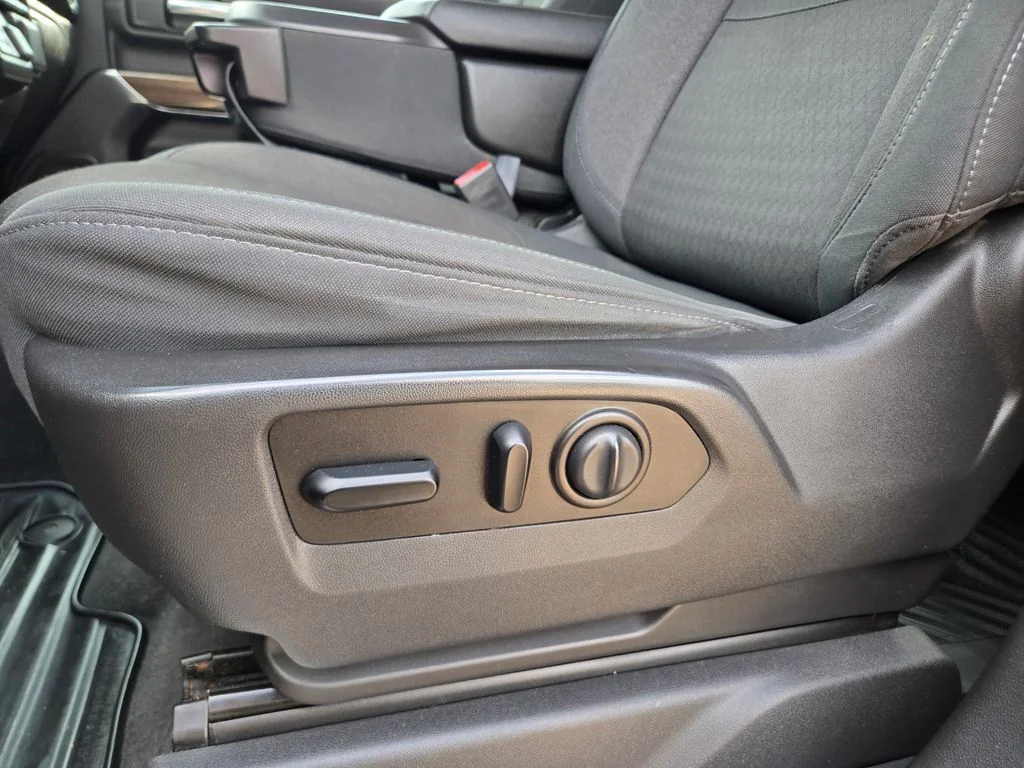 Used 2020 Red Chevrolet LT image 22