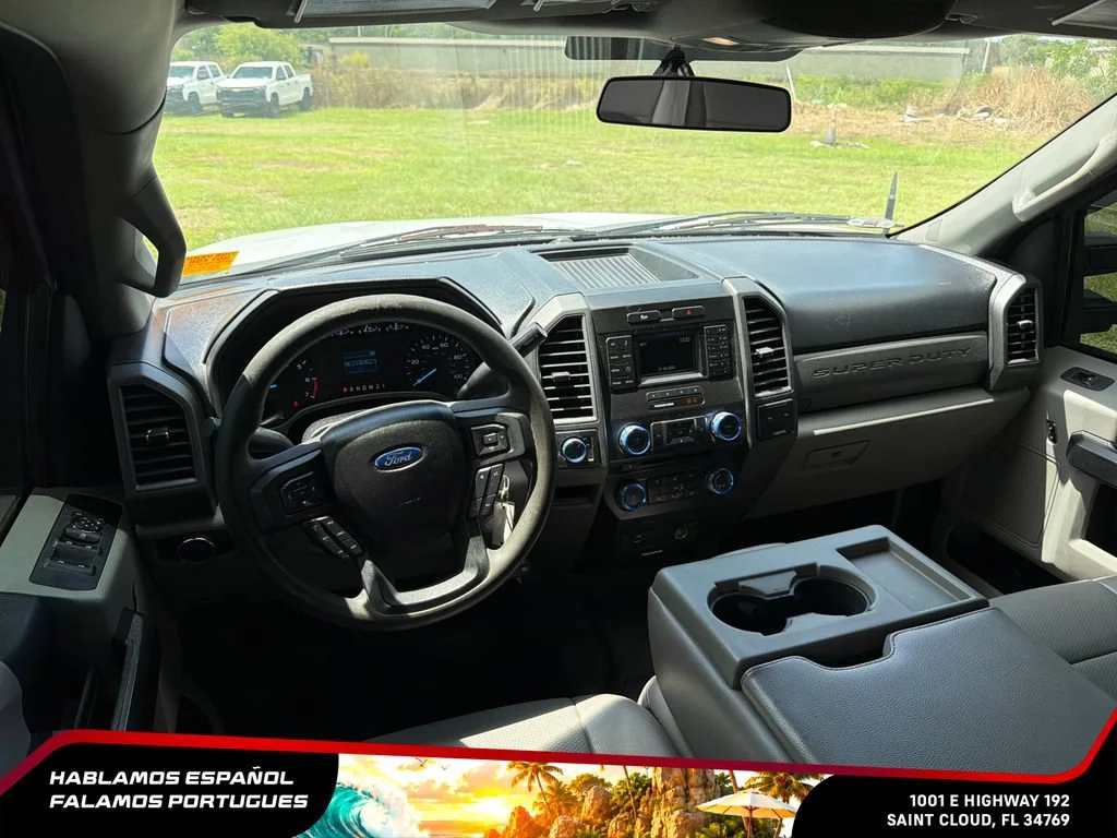 Used 2018 White Ford XL image 25