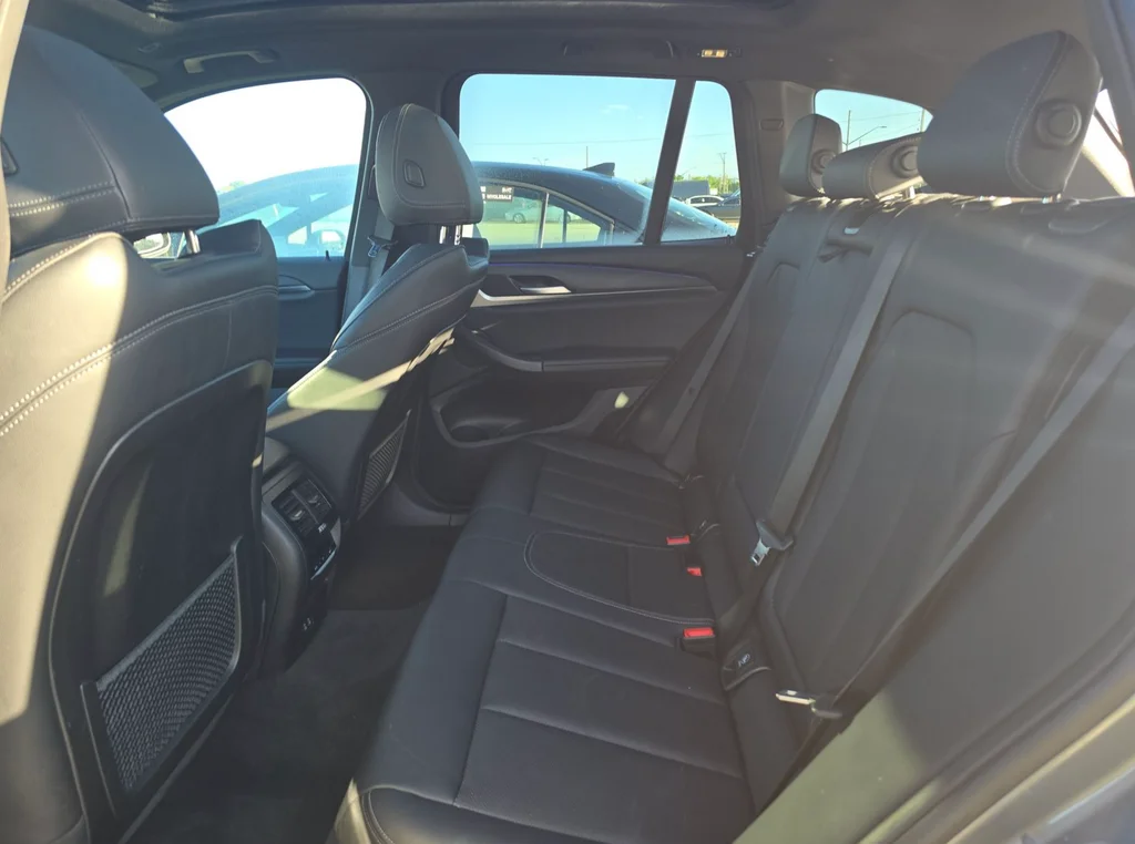 Used 2024 Gray BMW sDrive30i image 7